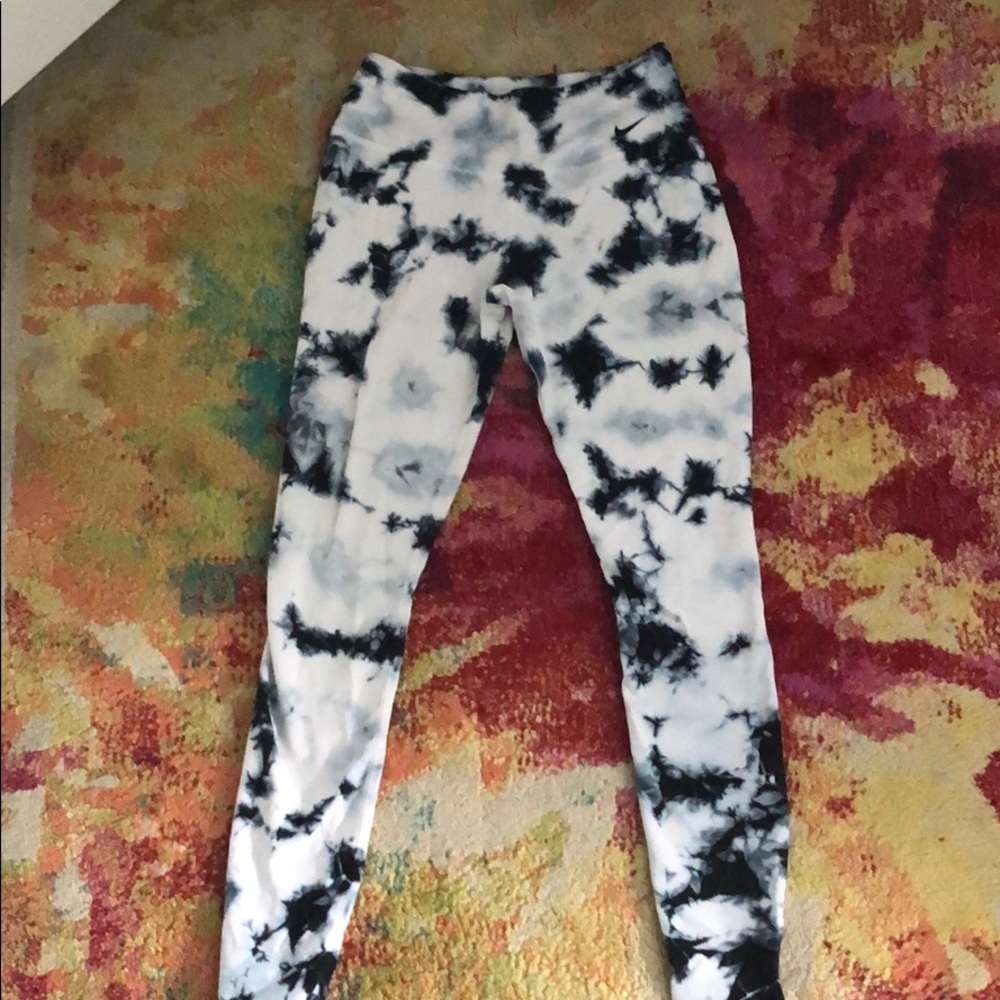 Women’s Nike tights